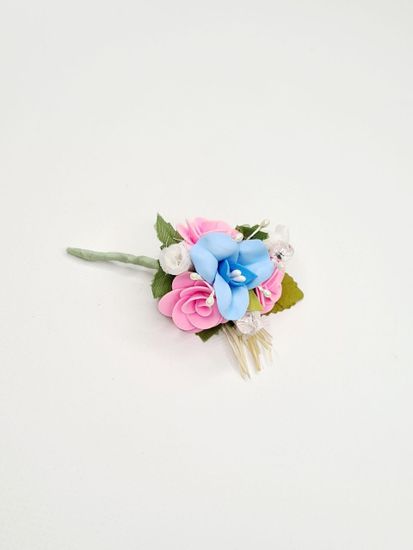 Бутоньерка с цветами на булавке, голубая с розовым