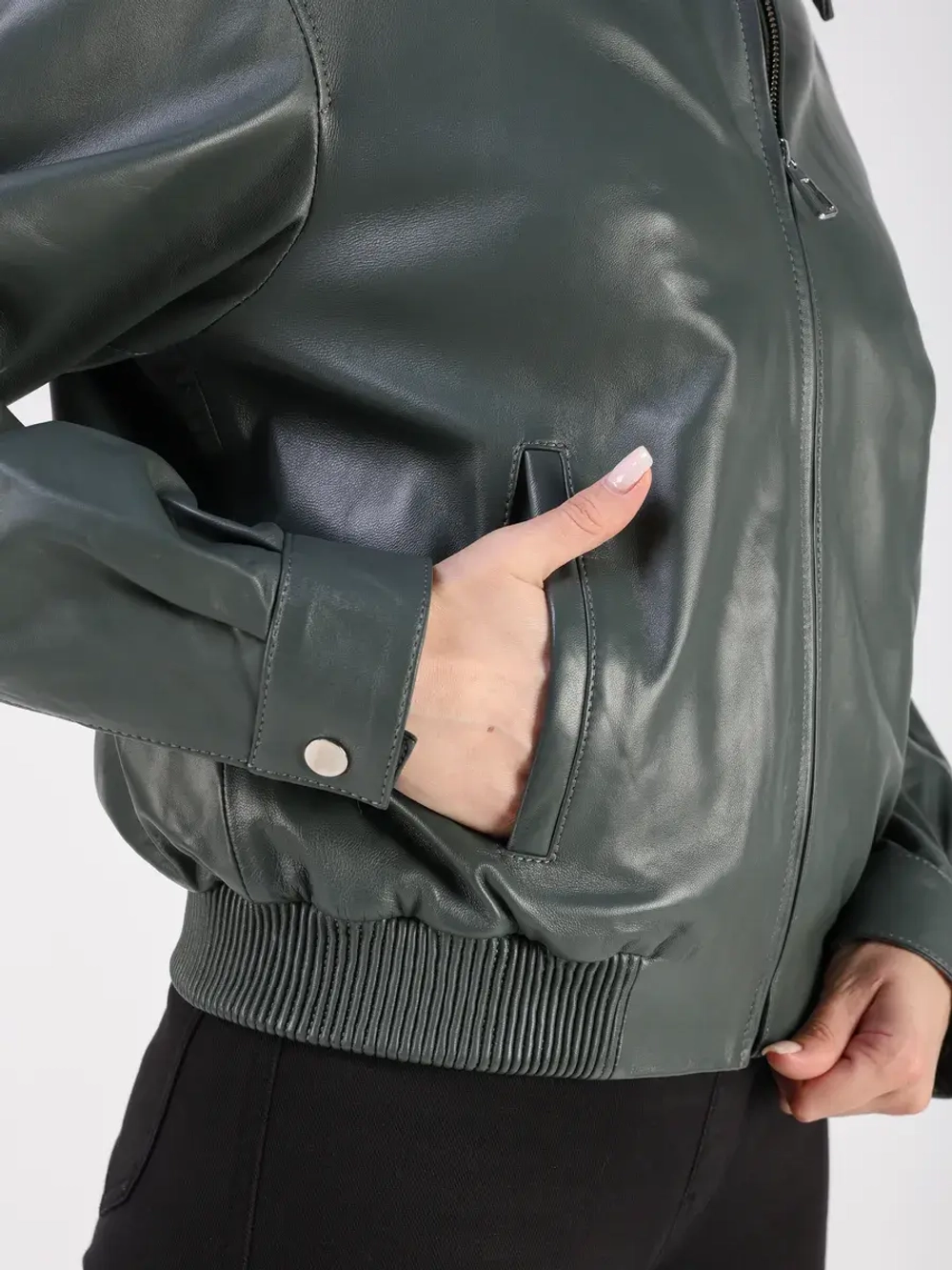 Кожаная куртка демисезонная