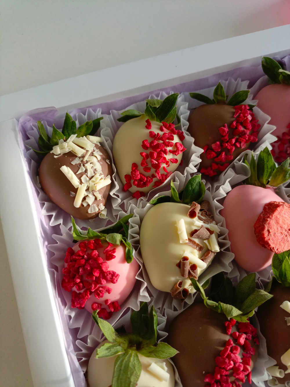 Клубника в шоколаде " Шоколадное ассорти"