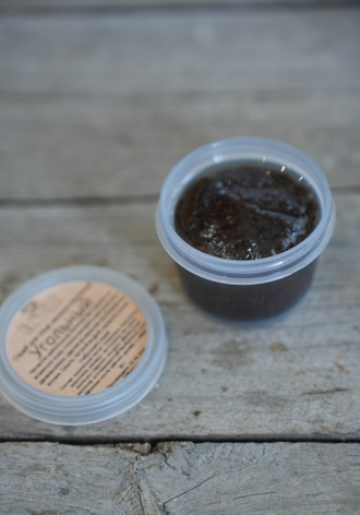 Угольный скраб для лица