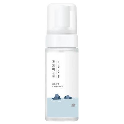 Очищающая пузырьковая пенка с морской водой Round Lab 1025 Dokdo Bubble Foam 150 мл