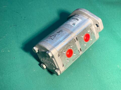 Насос вспомогательный 14+11cc (Корея)