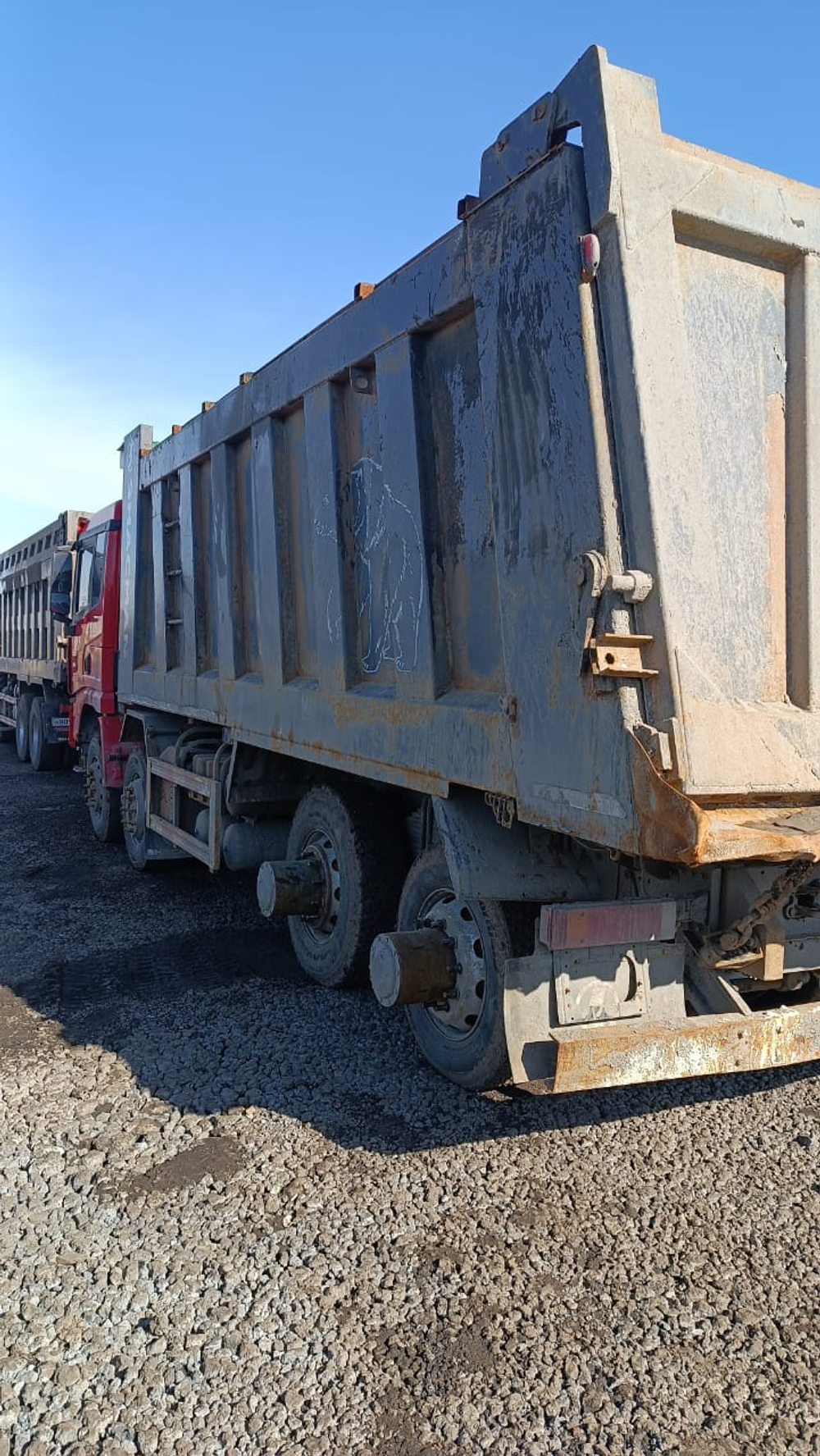 Shacman (Shaanxi) SX* 8x4 Самосвал SX33186V366 (Дизельный, 11,6 л, 423 л.с., МТ)