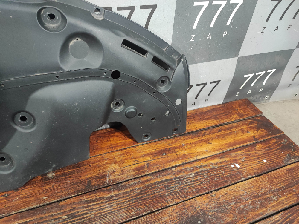 Кожух замка капота Tank 500 21-нв Б/У Оригинал 5509401XKV3AA