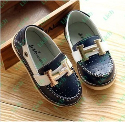 Лоферы детские двухцветные с перфорацией и пряжкой