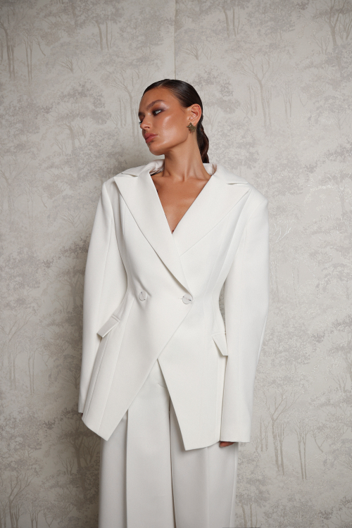 Жакет приталенный молочный "моменты"