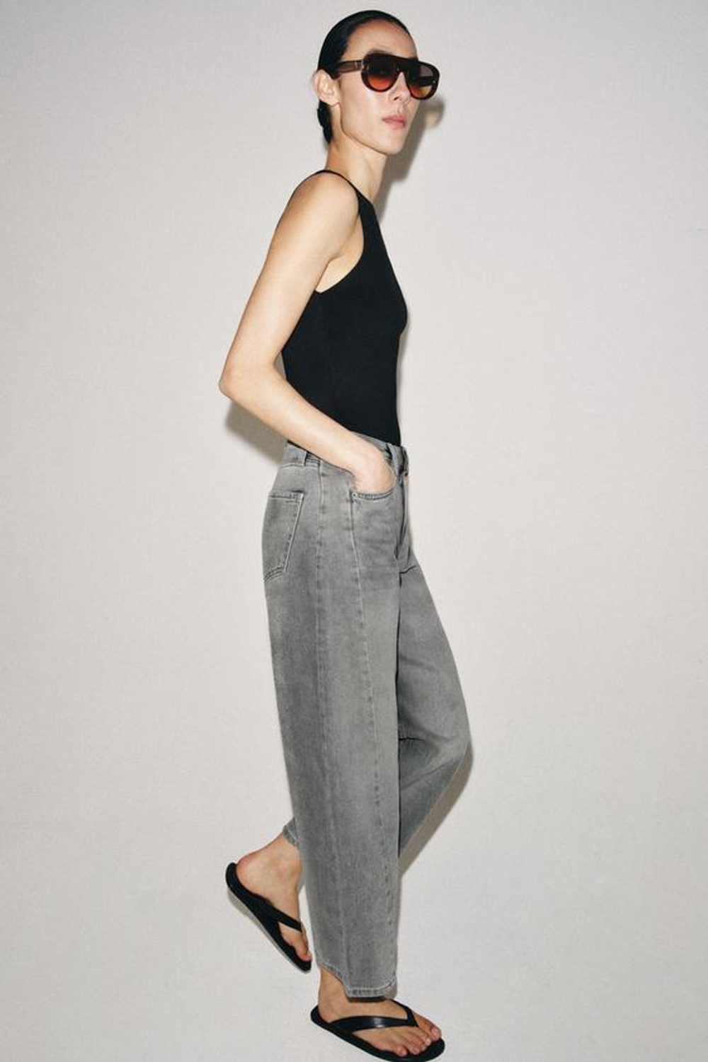 ZARA ДЖИНСЫ ZW COLLECTION ANKLE RELAXED СО СРЕДНЕЙ ПОСАДКОЙ, СЕРЫЙ