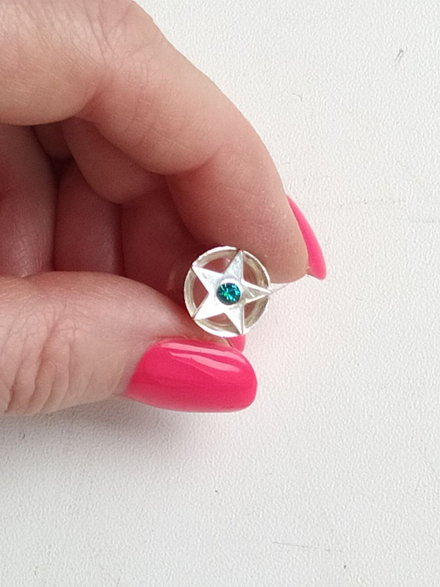 Плага для уха серебряная "Звездочка с зеленым камнем", D 10,8мм