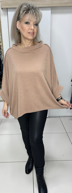 Нарядный блузон-туника с вынутыми швами