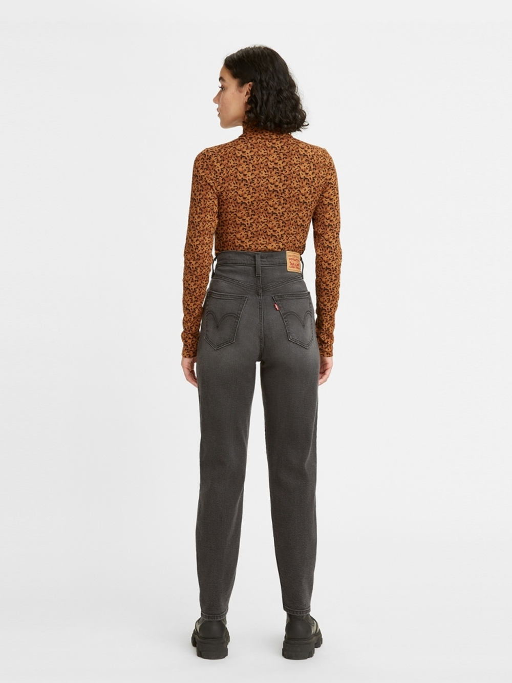 Женские свободные джинсы с завышенной талией Levi's High Waisted Mom Jean 26986-0015