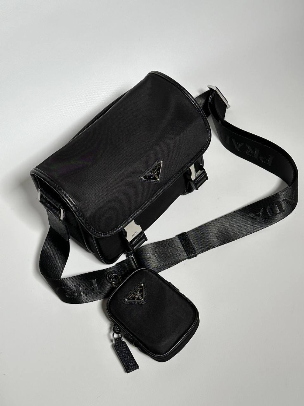 Сумка-мессенджер Prada