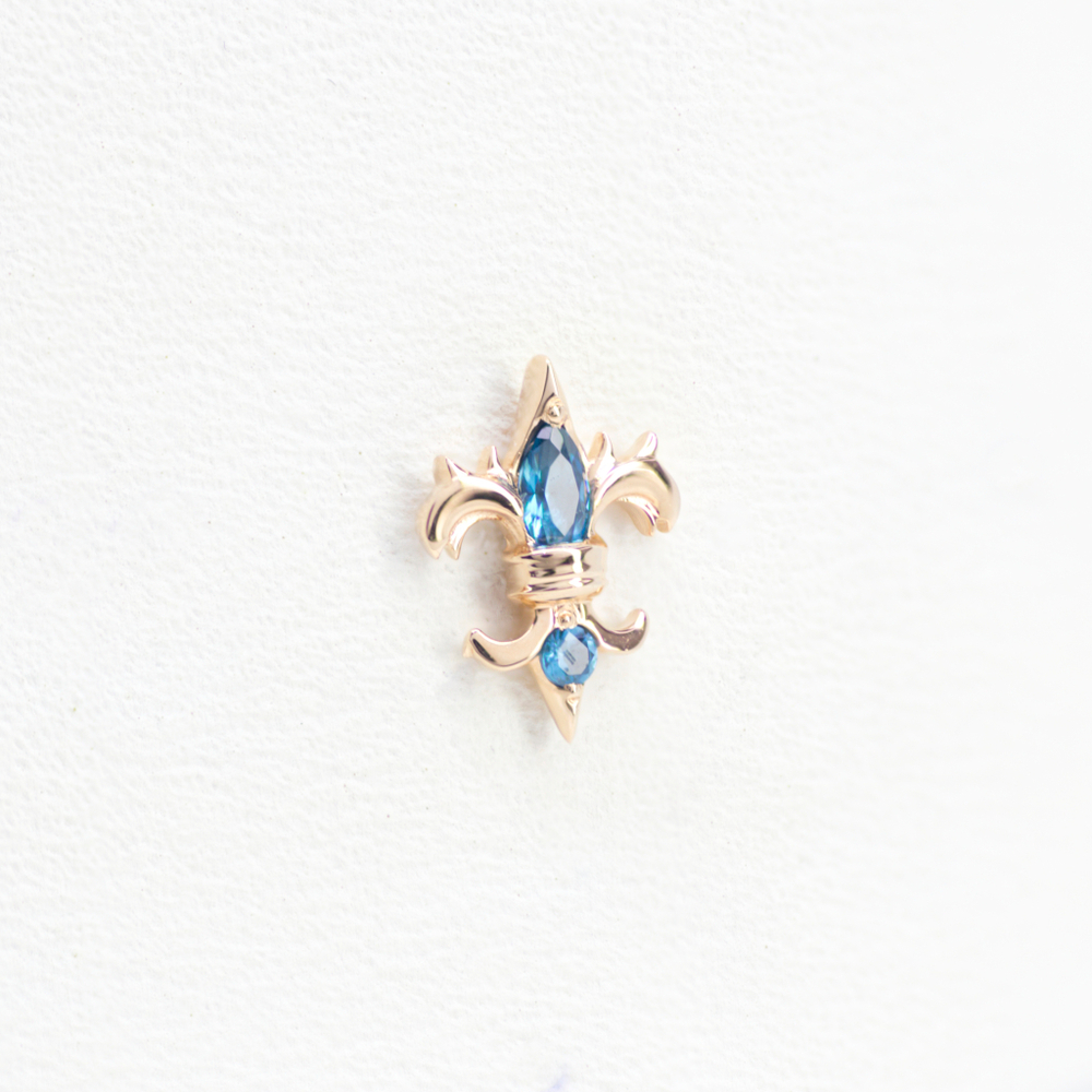 Fleur-de-Auris tops with colored gems