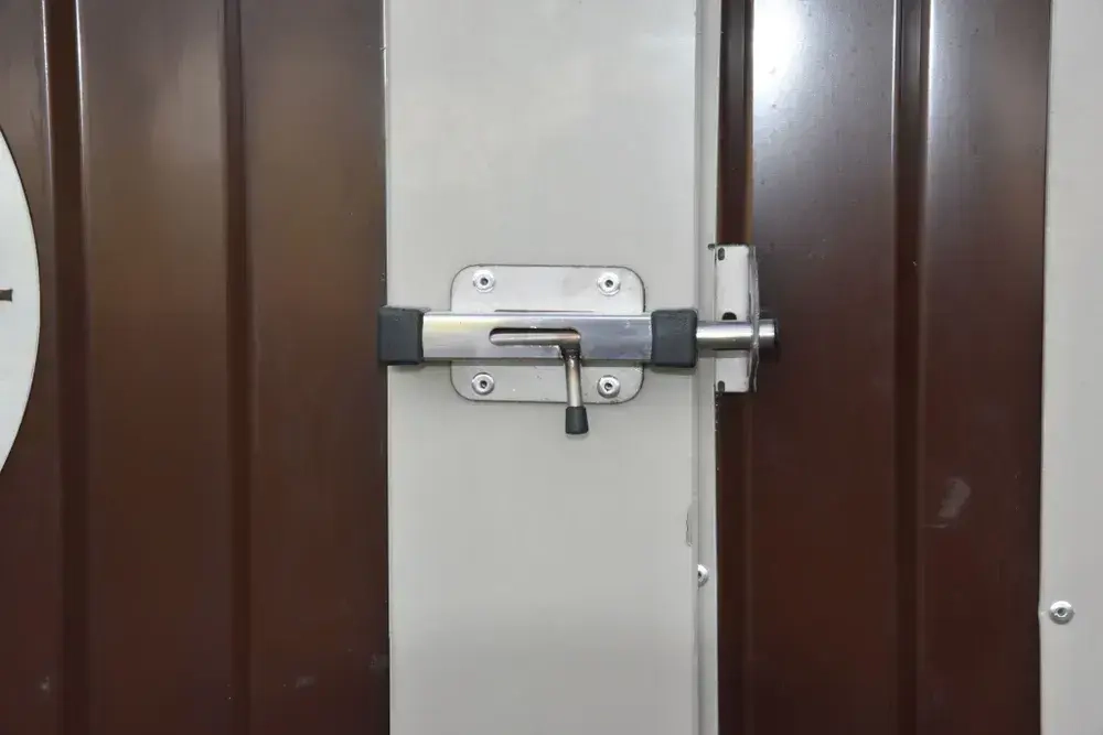 Контейнер для генератора шумопоглощающий T-Blok "Энерго" с теплым полом, терморегулятором, с вентилятором 570 м3/ч коричневый. Кожух для генератора