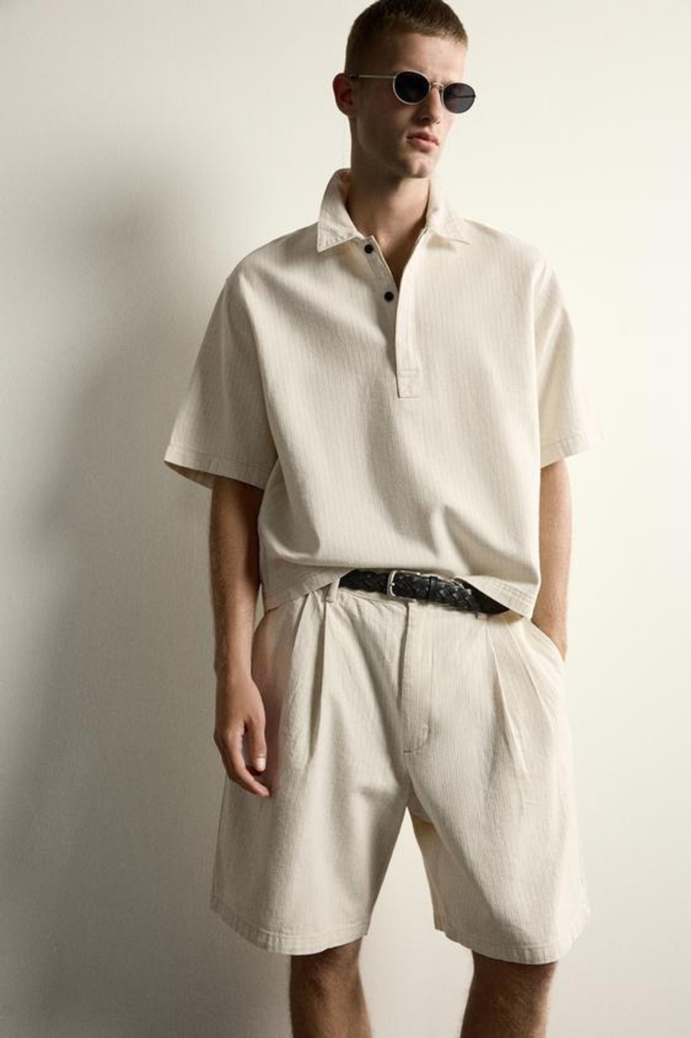 ZARA ШОРТЫ WIDE FIT В ПОЛОСКУ СО СКЛАДКАМИ, ЭКРЮ