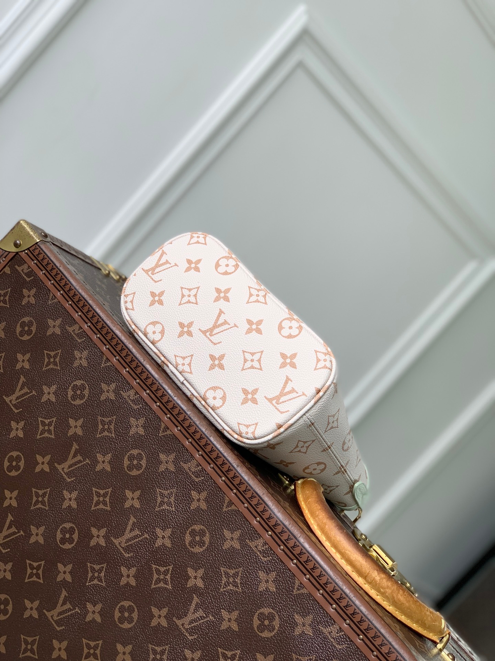 Louis Vuitton Neverfull Bandouliere Inside Out BB