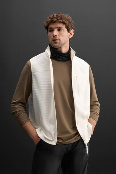 ZARA ЖИЛЕТ ИЗ РЕЛЬЕФНОЙ ТКАНИ POLARTEC ©, ЖЕЛТОВАТО-БЕЛЫЙ