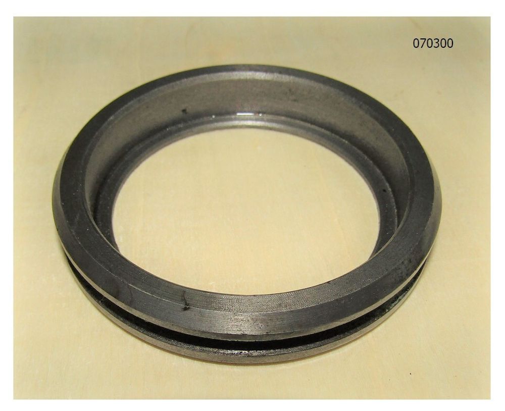 Держатель сальника HCD 70A/Connecting