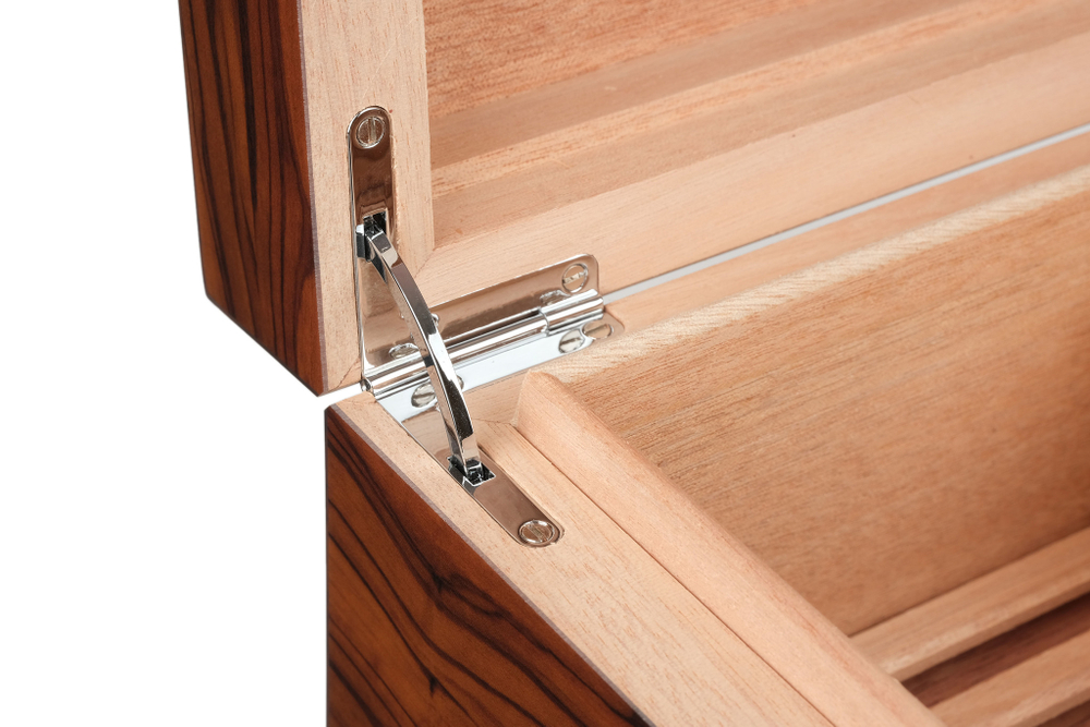 Хьюмидор Howard Miller на 50 сигар, Сандаловое дерево