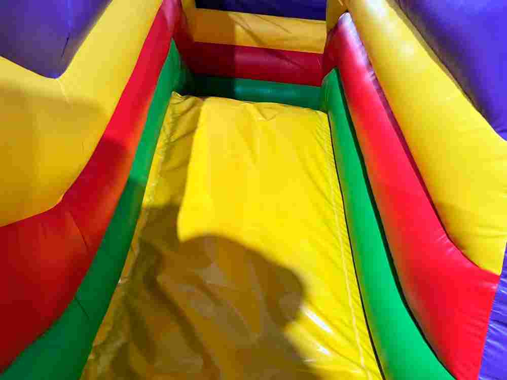 Коммерческий надувной батут "Приключения попугаев", 5x5x3 м.