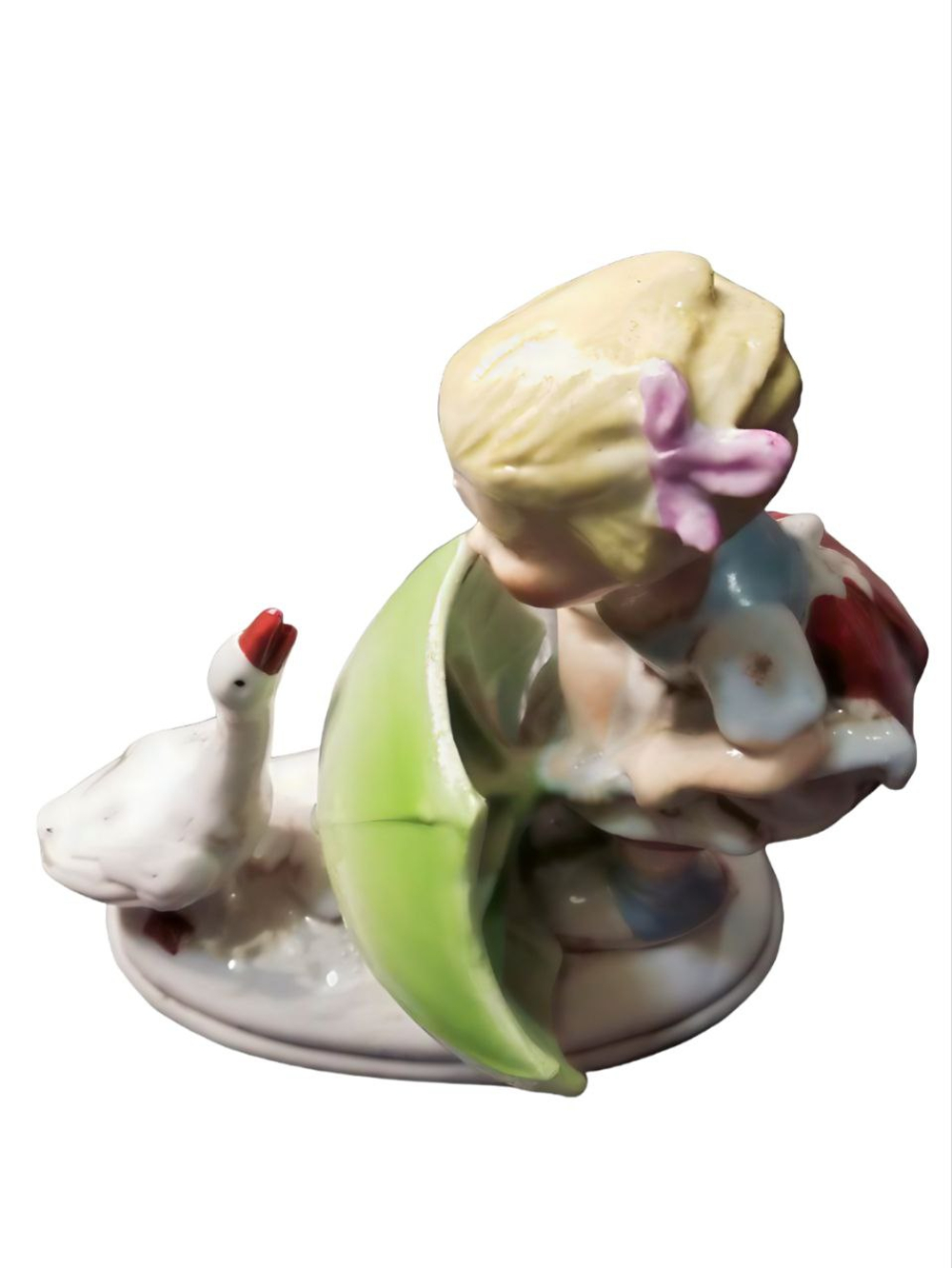 Статуэтка "Девочка с зонтиком и гусем" Lippelsdorf