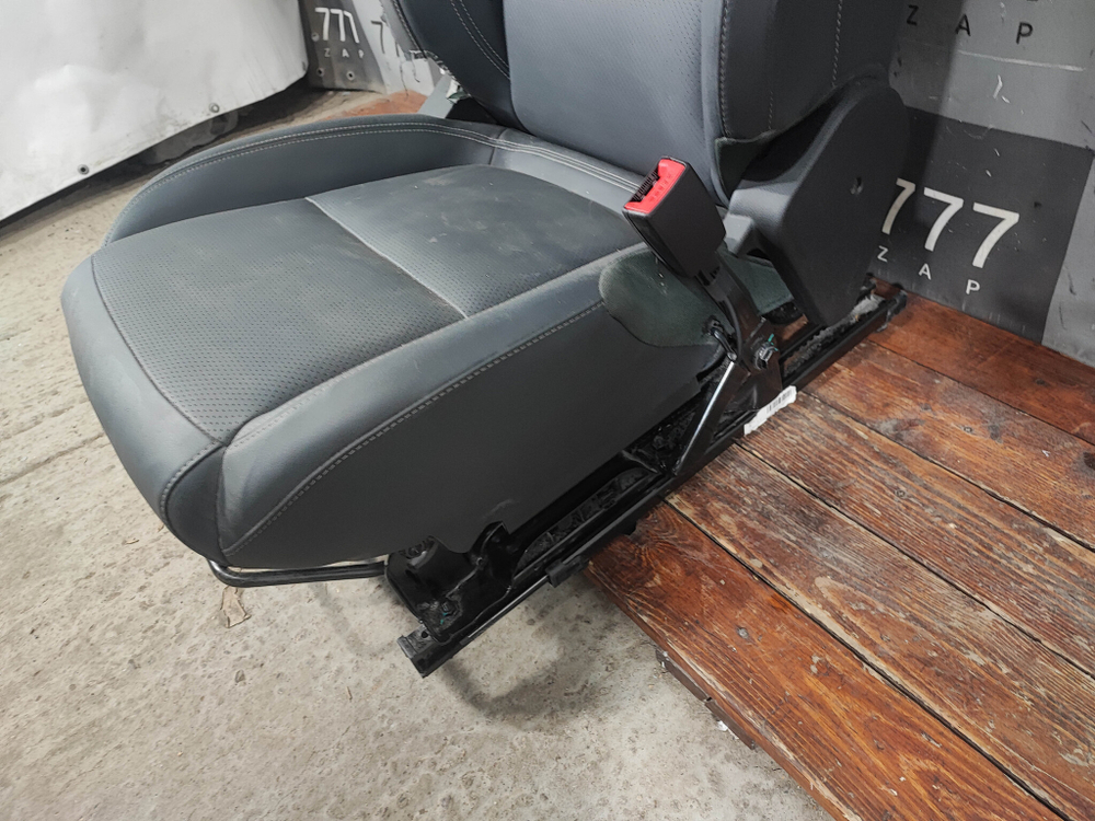 Сиденье переднеее правое Chery Tiggo 4 Pro 20-нв Б/У Оригинал 402004961AAABK