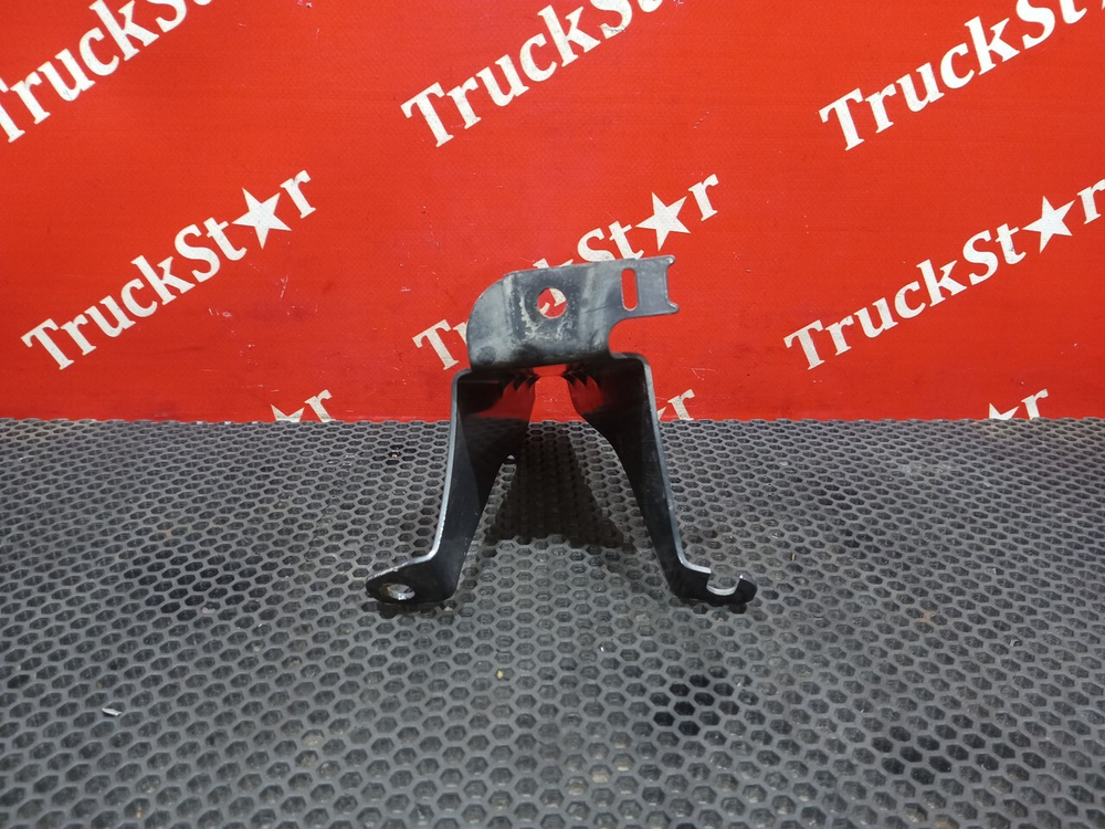 Кронштейн угла бампера левый 2021г.