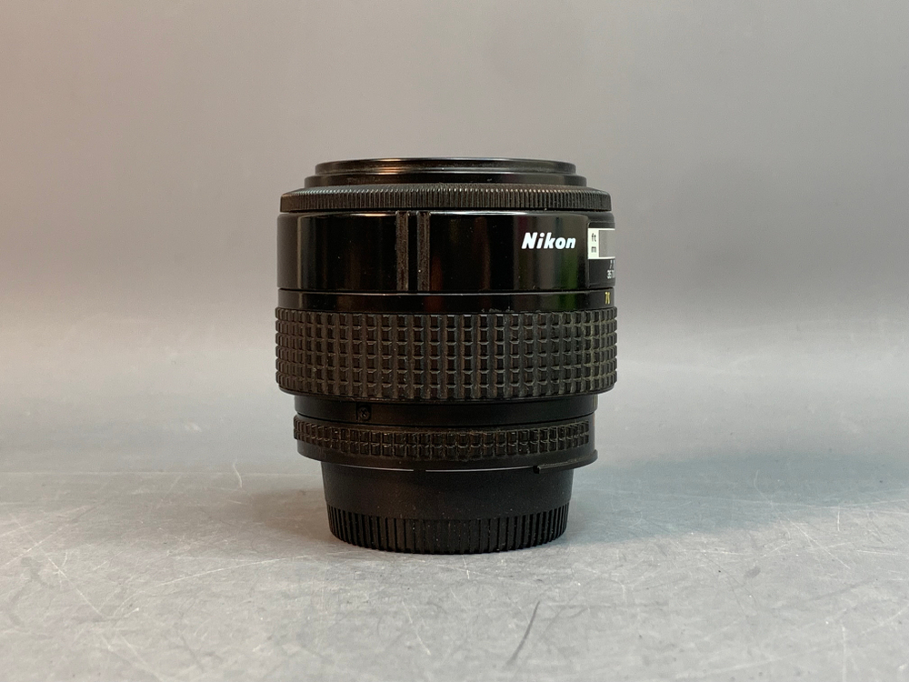 Nikon Nikkor 35-70mm 3.3-4.5