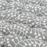 Подушка на стул из хлопка серого цвета с принтом Спелая Смородина из коллекции scandinavian touch, 35х35 см