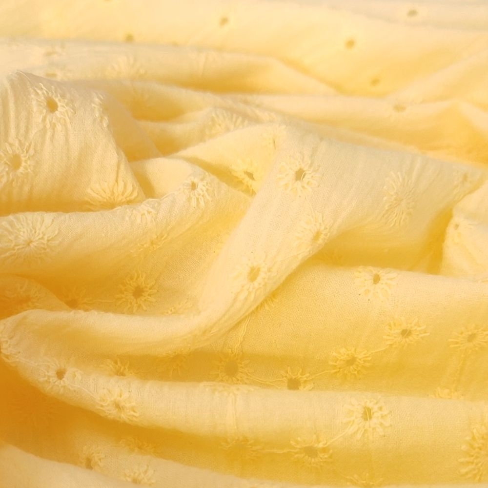 Батист шитьё "Цветочные ромбы"