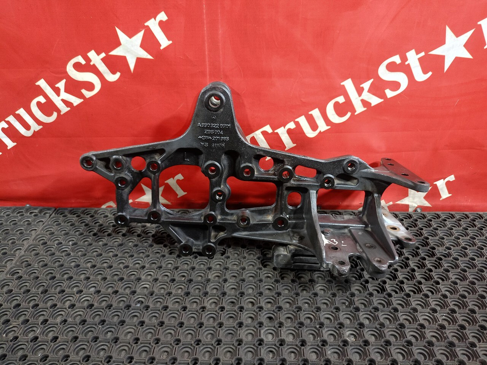 Кронштейн рессоры передней левый