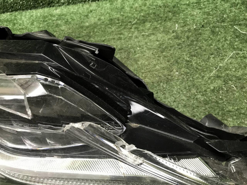 Битая Фара правая Toyota Camry xv70 (17-нв) LED