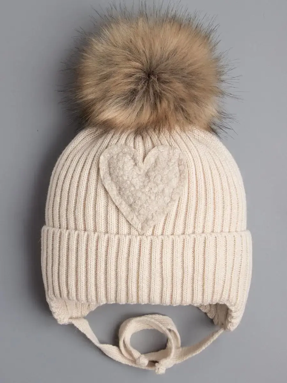 Шапка зимняя вязаная с помпоном для девочки
