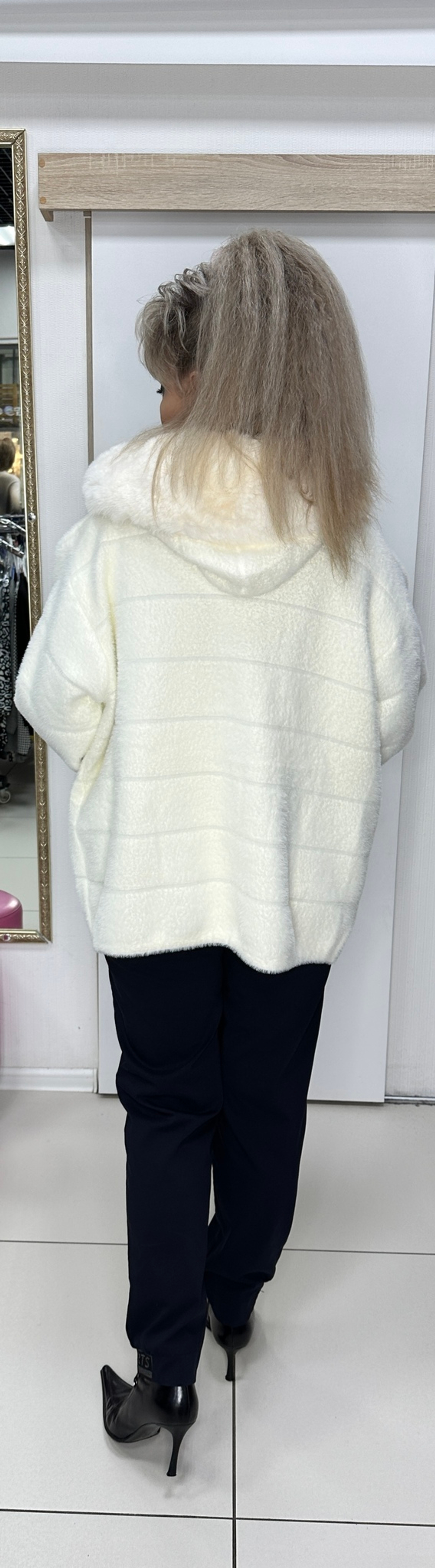 Белый жакет-куртка из альпака на большие размеры