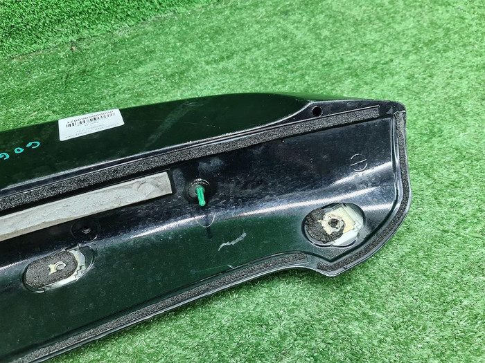 Спойлер крышки багажника Land Cruiser 200 (12-21)