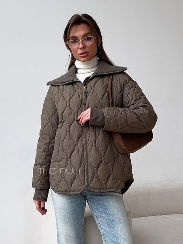 Женская стеганая куртка в цвете хаки