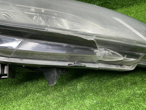 Битая Фара правая Mazda 6 GH (2009-2013) галоген