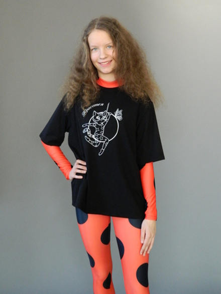 T-shirt "Yellow with a gymnastics cat"