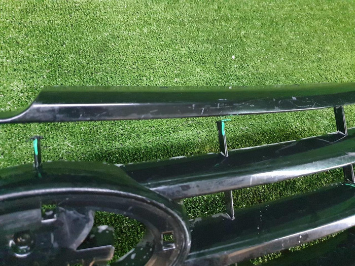 Решетка радиатора Lada Vesta (2015-н.в.)