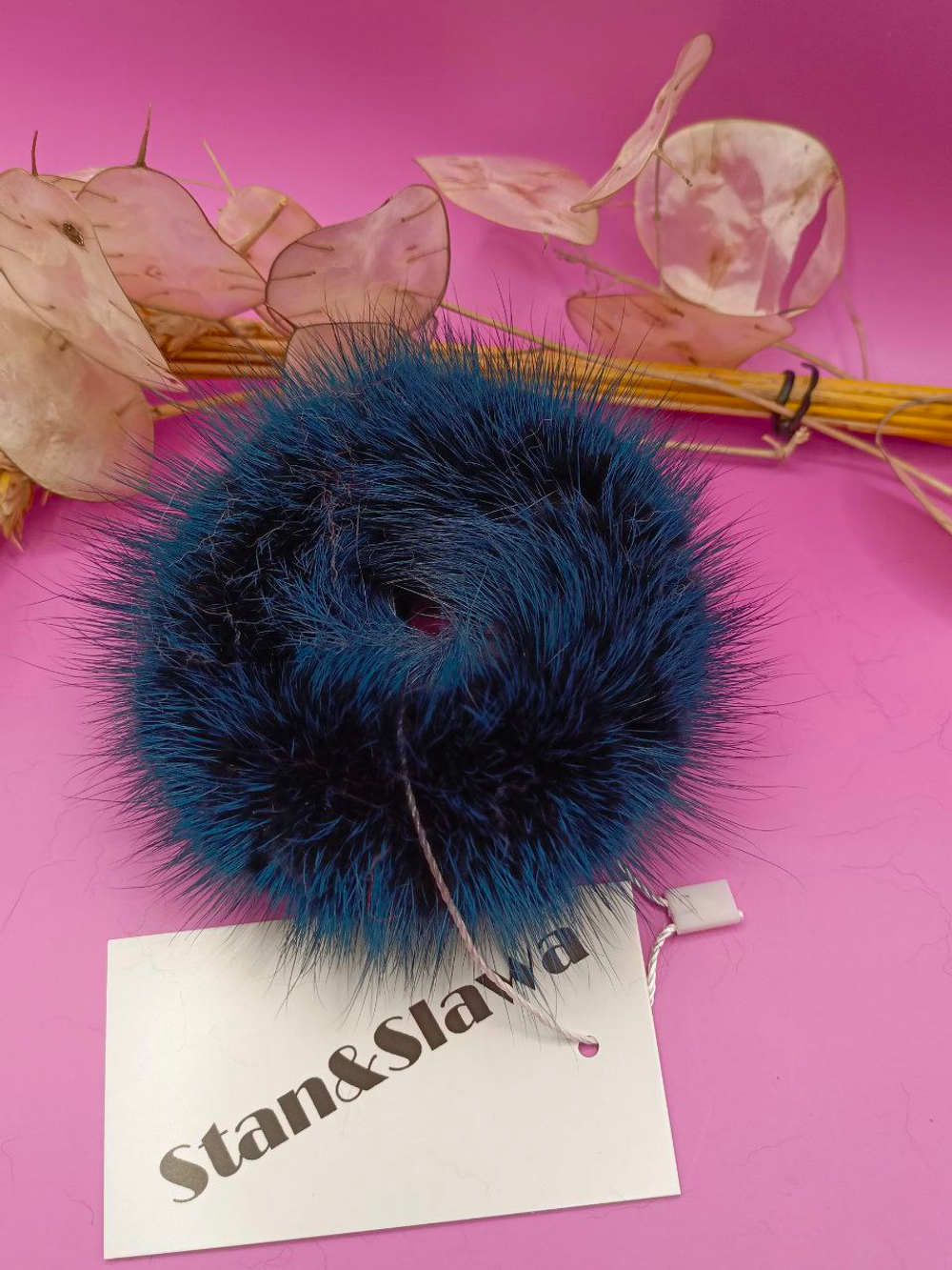 Норковая резинка для волос.