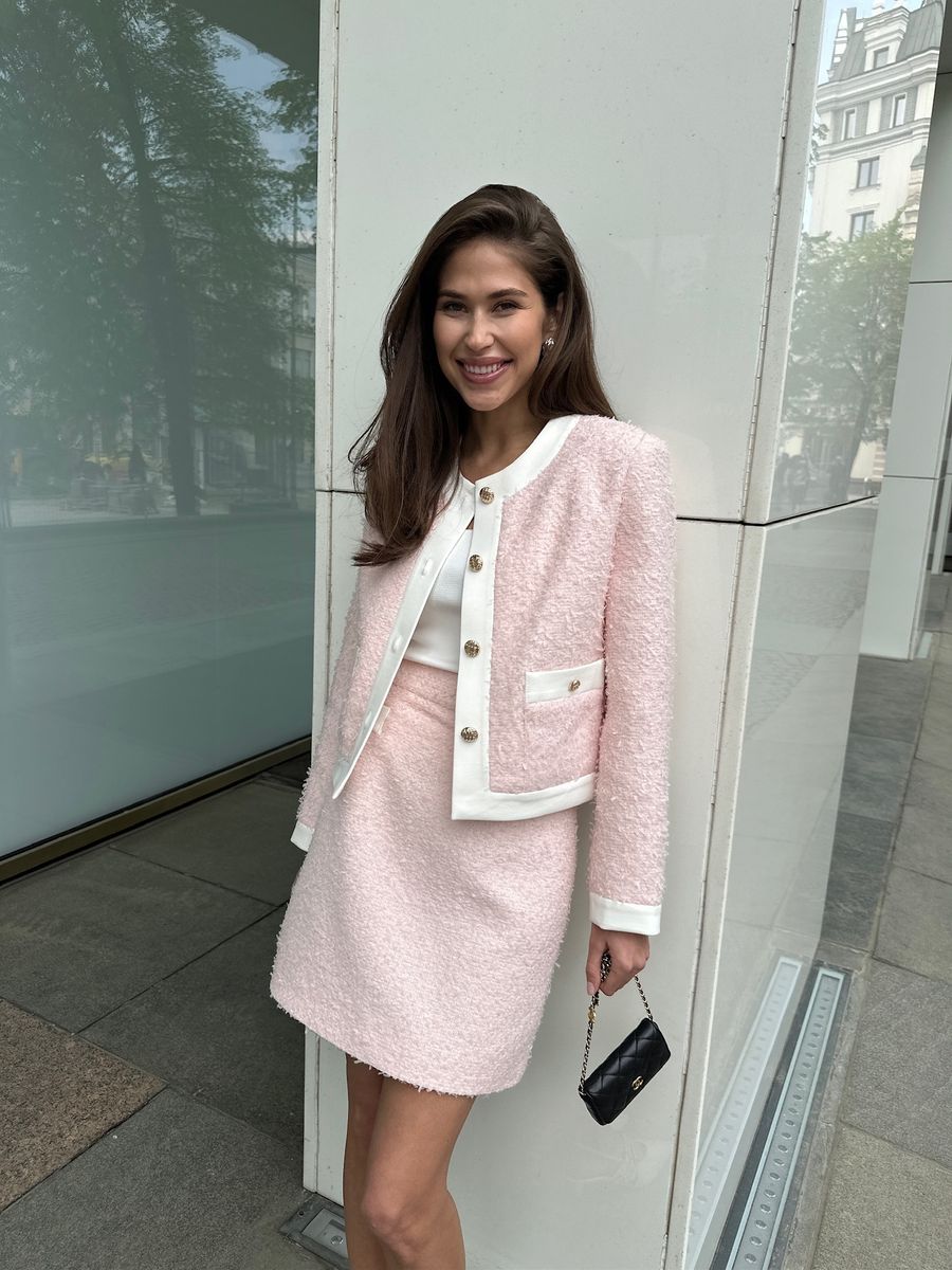 Жакет из твида укороченный розовый
