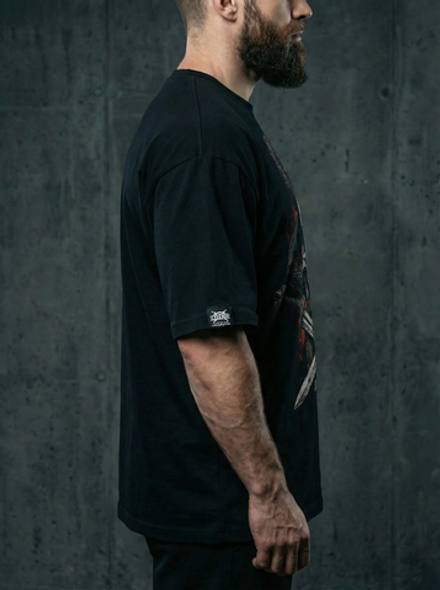 Футболка оверсайз хлопковая черная LEGENDA Весёлый Роджер (красный фон)