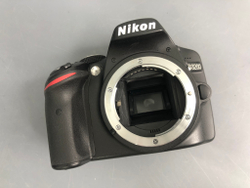 Nikon D3200 Kit 18-55mm 3.5-5.6G VR II (4.150 кадров)