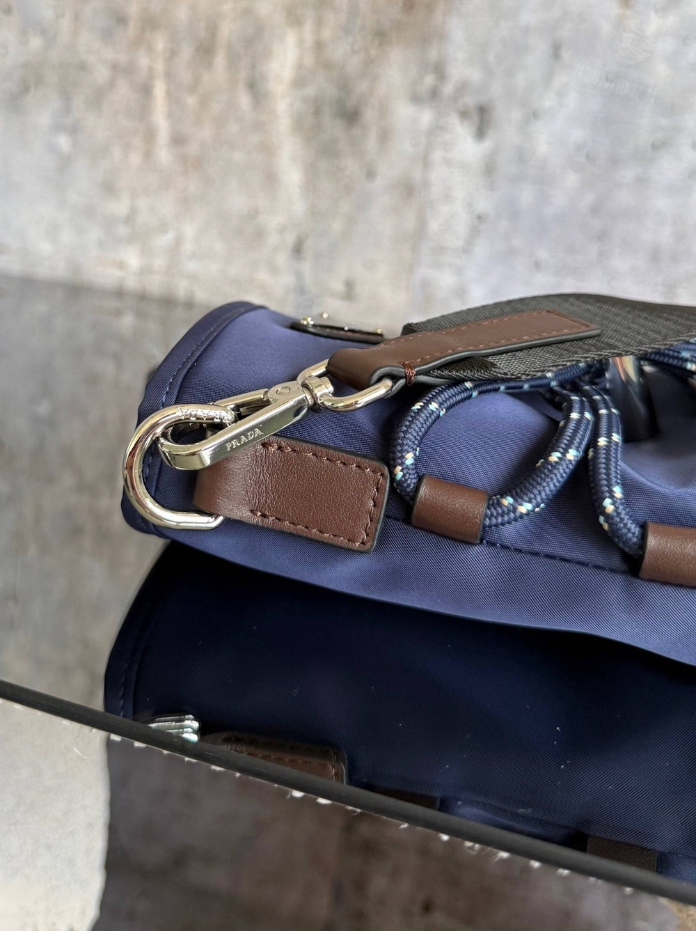 Мини сумка через плечо Prada