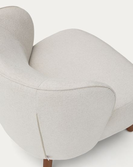 Кресло Ulit из бежевой синели с ножками из ясеня с отделкой под орех