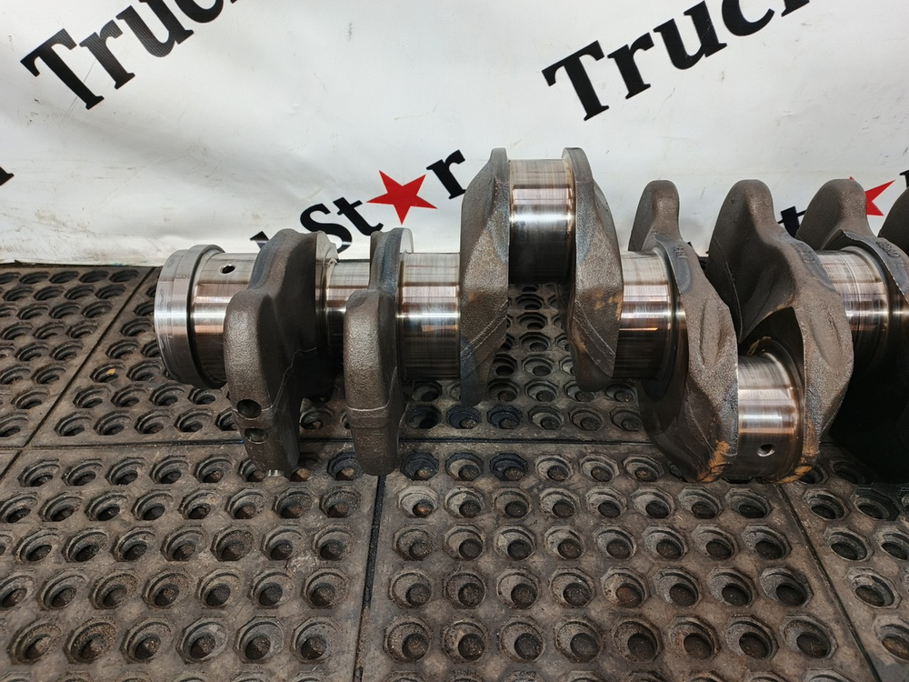 Коленвал D2676 2016г.