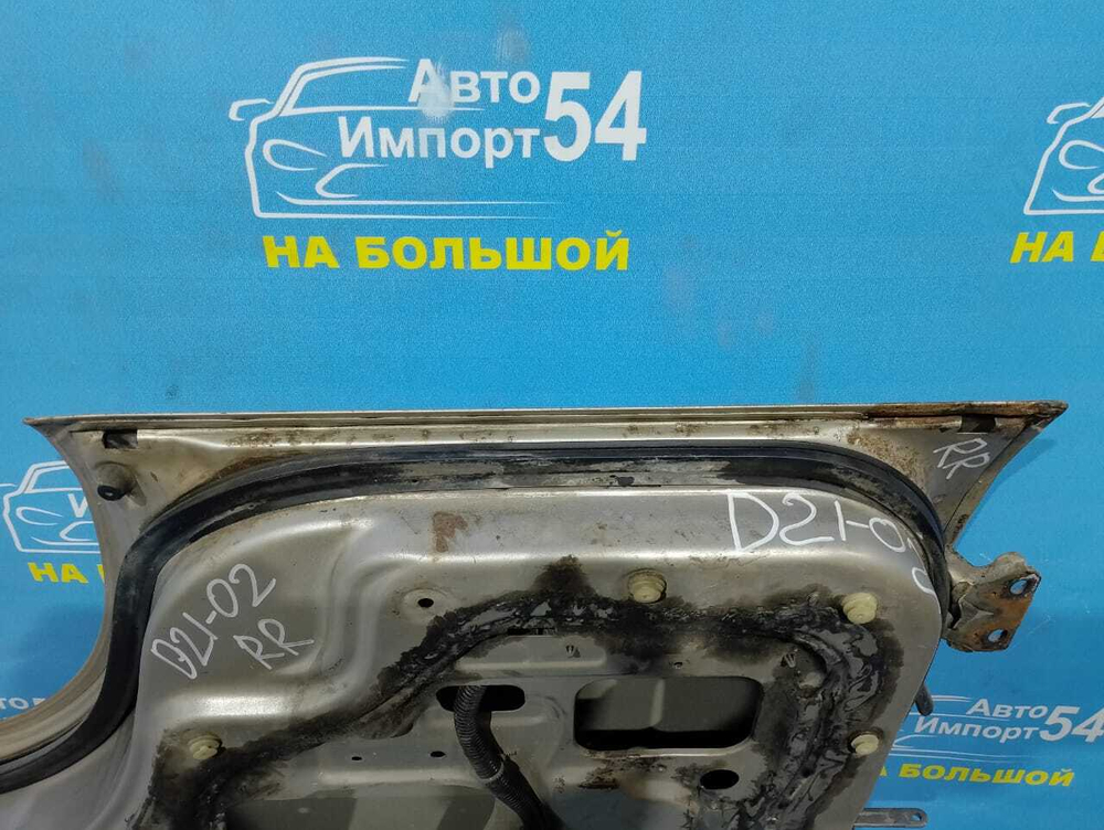 Дверь задняя правая NISSAN TERRANO 1992