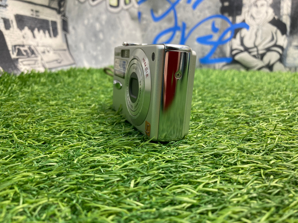 Panasonic Lumix DMC-FX2