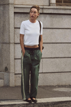 ZARA БАЗОВЫЙ ОДНОТОННЫЙ ТРИКОТАЖНЫЙ ТОП С КОРОТКИМИ РУКАВАМИ, БЕЛЫЙ