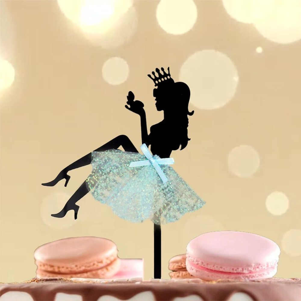 Топпер для торта «Девушка сидит в юбке»