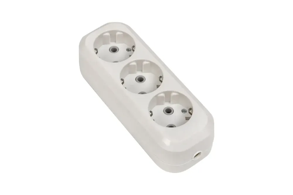 Колодка EKF "Эксперт" 3 гнезда 16А/3,5кВт с заземляющими контактами, 126055